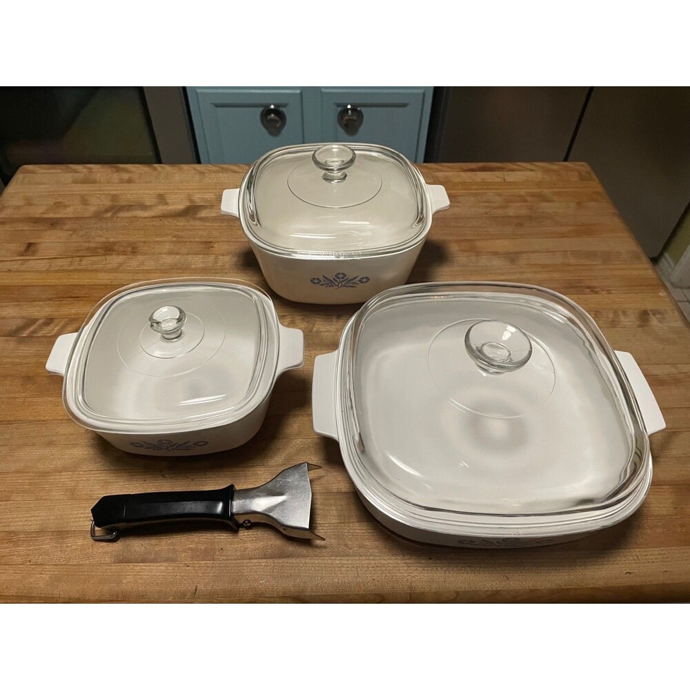 Set of 3 all white vintage Corningware square cookware with lids and lift handle
